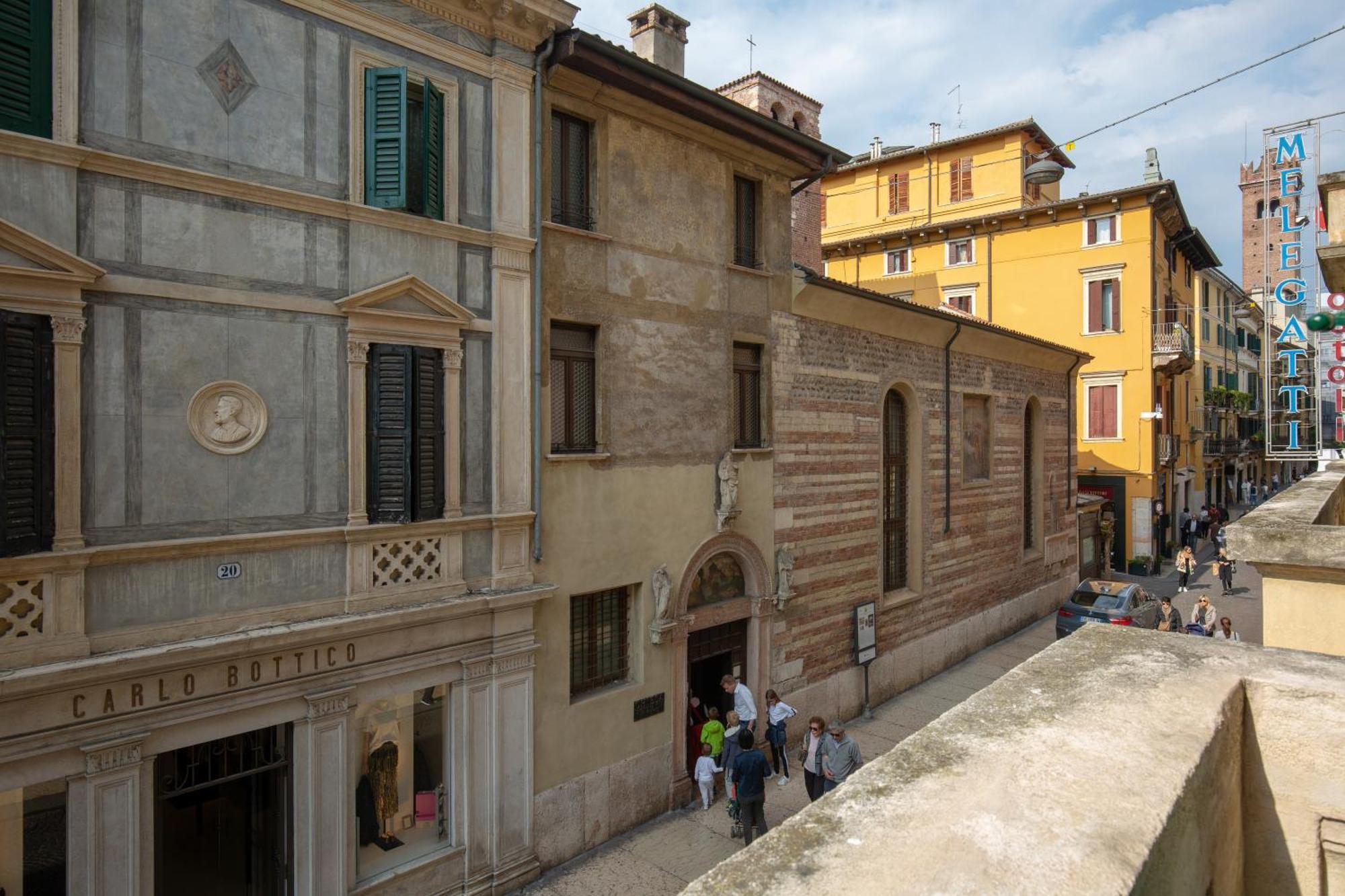 Billie'S Flat Red - Art & Design Apt In Verona Historic Centre 외부 사진